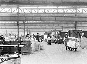 10444401
&copy; National Railway Museum
Oldham Road goods depot, Manchester, c 1924.
