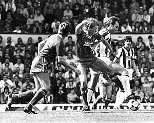 10466405
&copy; Manchester Daily Express
Liverpool v West Bromwich Albion, 28 August 1982.