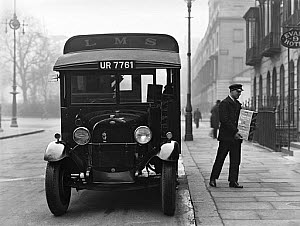 10449506
&copy; National Railway Museum
Delivery van, 1931.