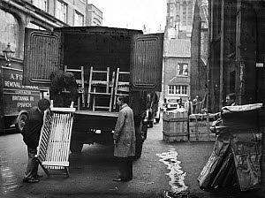10449510
&copy; National Railway Museum
Furniture removal, 1933.