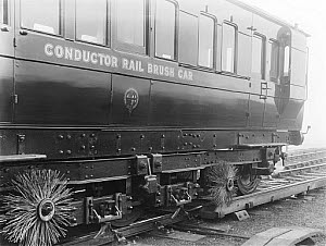 10444115
&copy; National Railway Museum
Rail brush car, 1917.