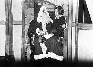 10262617
&copy; NMeM Daily Herald Archive
Father Christmas at Pontings of Kensington, 24 November 1995.