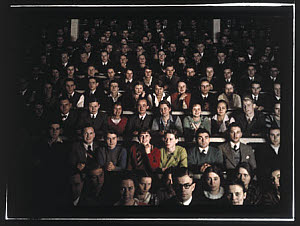 10453026
Audience, c 1920-1940.