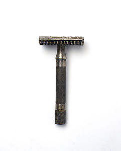 10274028
&copy; Science Museum
Gillette safety razor, patented 1931.