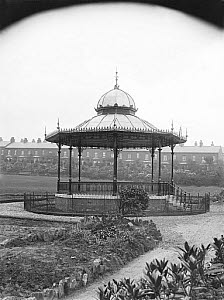 10444529
&copy; National Railway Museum
Bandstand at Horwich, 1907.
