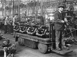 10444444
&copy; National Railway Museum
Electric truck at Newton Heath works, Greater Manchester, c 1926.