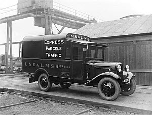 10446353
&copy; National Railway Museum
Parcel van, 1933