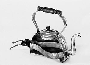 10182254
Copper electric kettle, English, c 1890-1910.