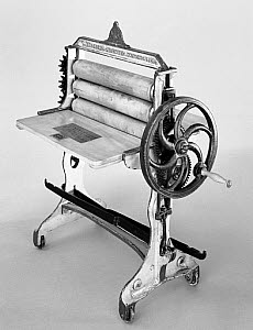 10182364
Model of wringing machine