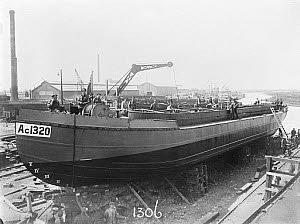 10444168
&copy; National Railway Museum
Building a boat, 19 September 1918.