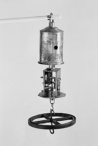 10182374
Brass spring-driven bottle jack, 1850-96.