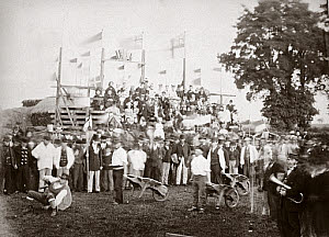 10324677
&copy; National Railway Museum
Barrow racing, Bosworth, Leicestershire, 1870s.