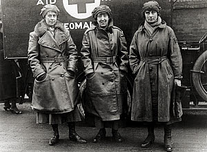 10316081
&copy; NMeM Daily Herald Archive
Three nurses standing outside their ambulance, England. c 1914-1918