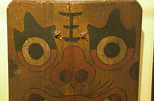 10466683
&copy; Science Museum
Wooden shield painted with a demon�s face, Chinese, 19th century.