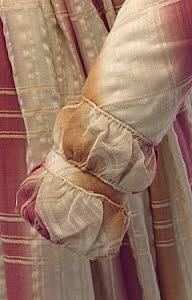 10455409
&copy; Science Museum
Plaid wool dress, British, c 1845.