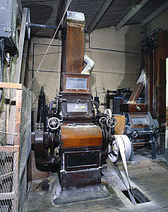 10280217
&copy; Science Museum
Grinding machinery used to produce casein plastic, 1900.