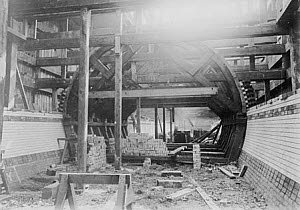 10283920
&copy; Science Museum Archive
Constructing the Blackwall Tunnel, London, c 1895.