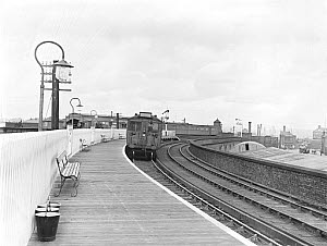 10444023
&copy; National Railway Museum
Gladstone dock station, 1914.