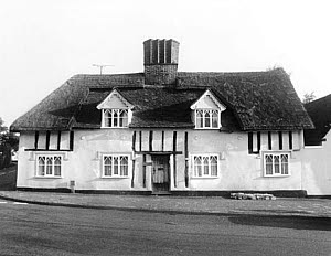 10465525
&copy; Manchester Daily Express
Thatched cottage, August 1986.
