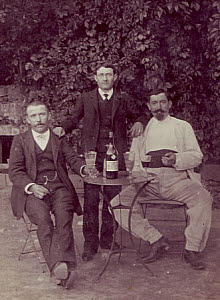 10460334
&copy; David Nathan-Maister
Three absinthe drinkers, c 1910.