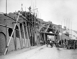 10318844
&copy; National Railway Museum
Widening the Midland Railway's Chiltern Green to Elstree line, 1893.