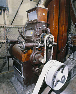 10276995
&copy; Science Museum
Grinding machinery used to produce casein plastic, 1900.