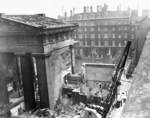 10321005
&copy; National Railway Museum
The demolition of the Doric portico at Euston Station, London, 1961.