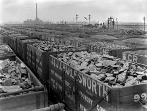10460105
&copy;
Coal at Goole Docks, 24 April 1911.