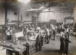 10451622
&copy; National Railway Museum
Plumbing shop, Doncaster works, South Yorkshire, c 1916.