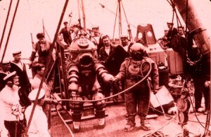 10472333
&copy;
Peress� �Tritonia� diving suit, 1935.