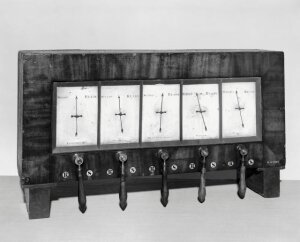 10247265
&copy; National Railway Museum
Train signalling instrument, 1840.