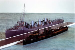 10250665
&copy; Science Museum
HMS 'Tartar' and HM Torpedo Boat �No 17�, 1907.