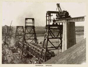 10446165
&copy; National Railway Museum
Construction of the new Nerbada Bridge, India, c 1929