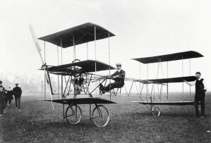 10277276
&copy; Science Museum
Roe triplane at Lea Marshes, May 1909.