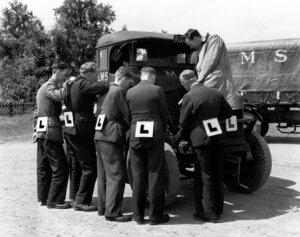 10466183
&copy; National Railway Museum
LMS mechanics, c 1930s.