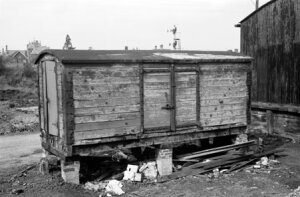 10449686
&copy; National Railway Museum
Box van on brick pillars, 1972.