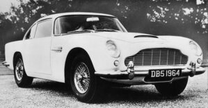 10465686
&copy; Manchester Daily Express
Aston Martin DB5, September 1963.