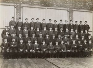 10451591
&copy; National Railway Museum
Doncaster Railway works staff, South Yorkshire, c 1916.