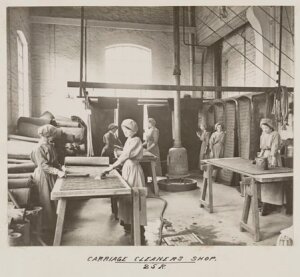 10451598
&copy; National Railway Museum
Women workers at Doncaster works, South Yorkshire, c 1916.